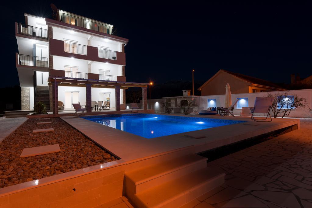 Villa Sandy Apartments Tivat Bagian luar foto