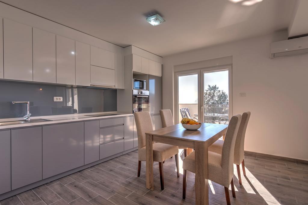 Villa Sandy Apartments Tivat Bagian luar foto
