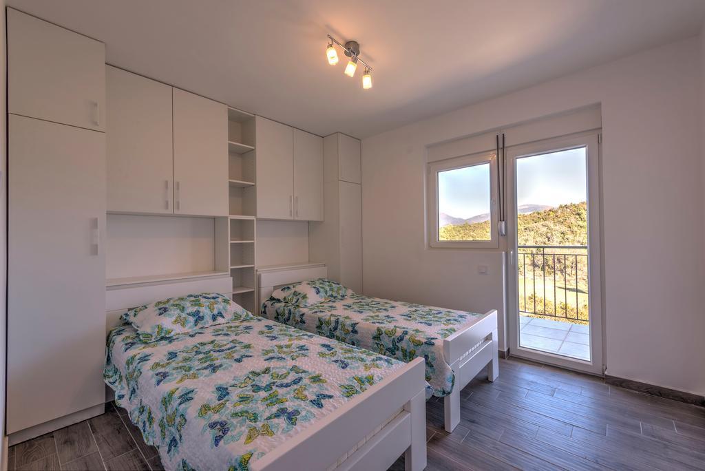 Villa Sandy Apartments Tivat Bagian luar foto