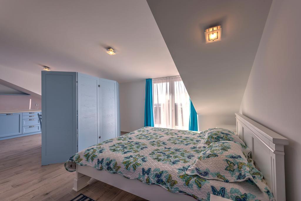 Villa Sandy Apartments Tivat Bagian luar foto