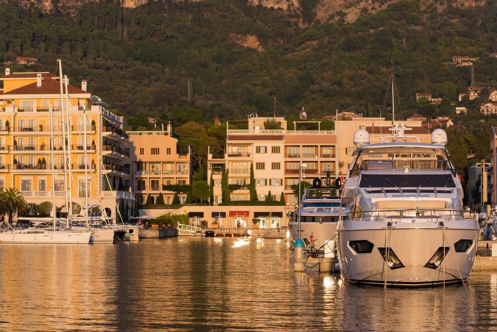 Villa Sandy Apartments Tivat Bagian luar foto