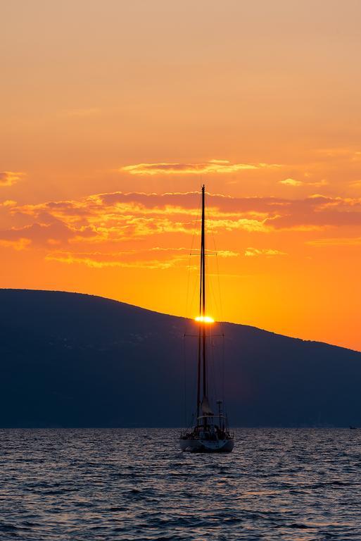 Villa Sandy Apartments Tivat Bagian luar foto